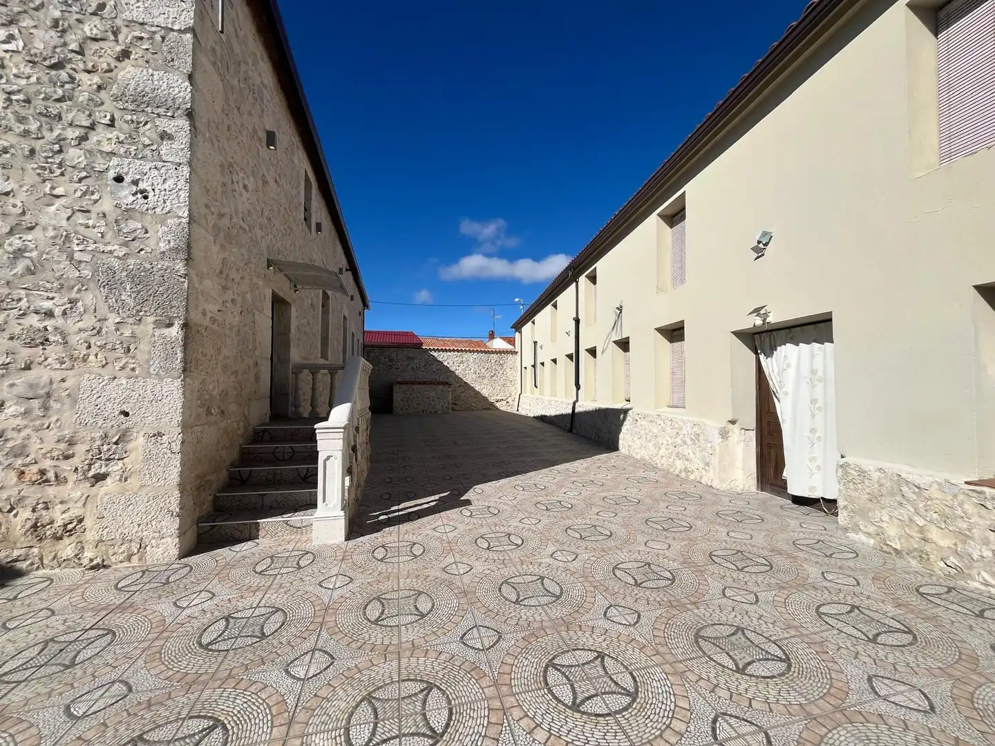 Vista exterior de Casa o chalet en venta en La Parrilla  con Calefacción, Amueblado y Alarma