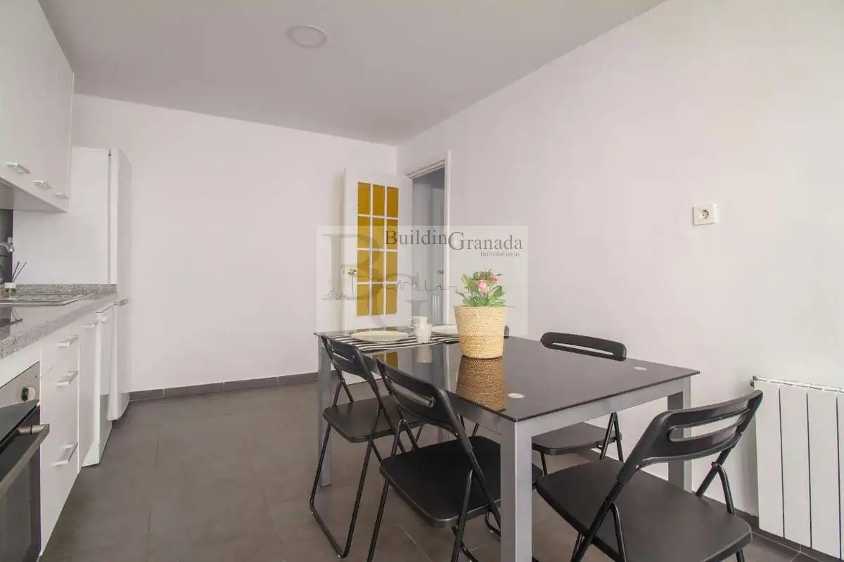 Comedor de Piso de alquiler en Granada con Calefacción, Terraza y Amueblado