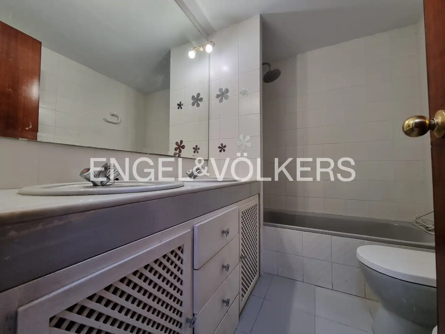 Baño de Piso de alquiler en Sevilla con Aire acondicionado, Calefacción y Terraza