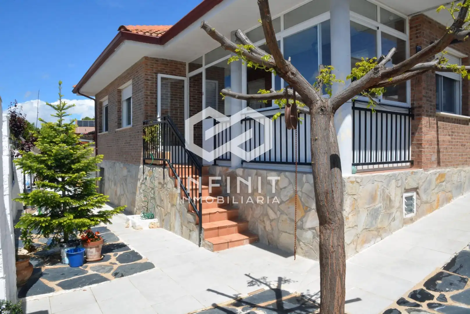 Exterior view of Houses for sale in Yebes  with Air Conditioner, Heating and Private garden