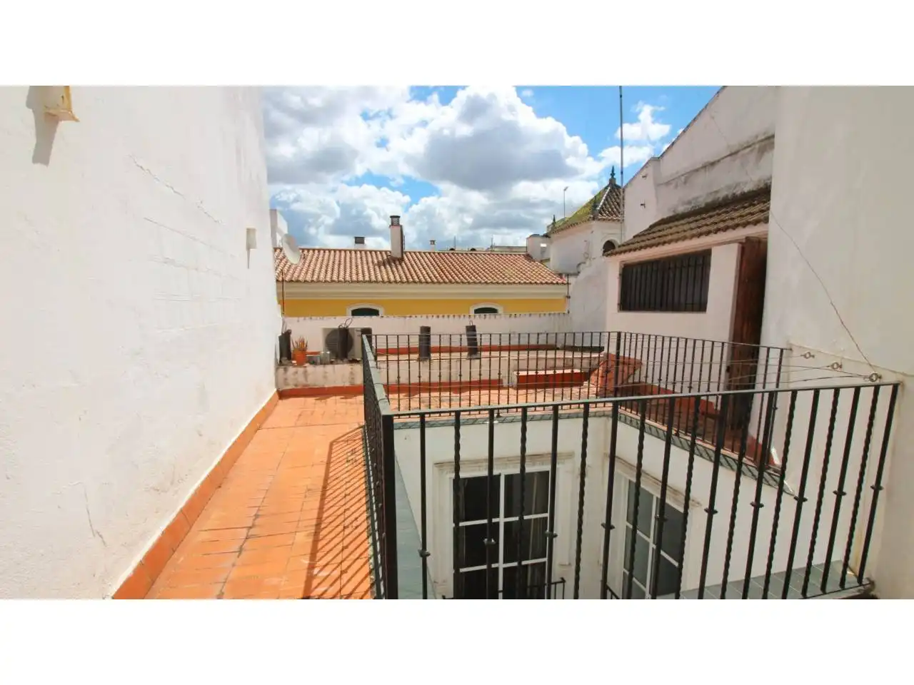 Exterior view of Houses for sale in Sevilla  with Air Conditioner, Heating and Terrace