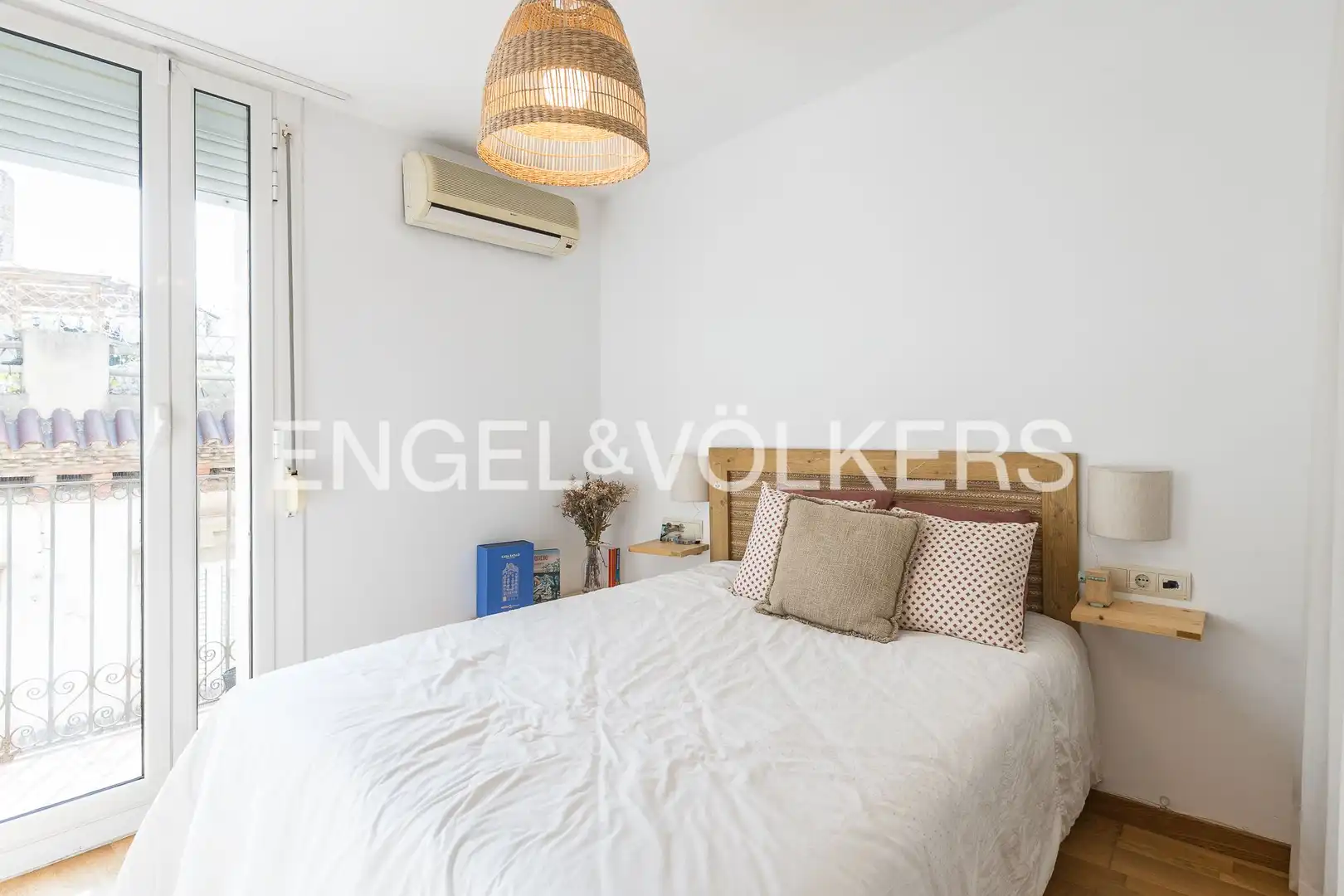 Bedroom of Flat for sale in Barcelona  with Heating, Parquet flooring and Balcony