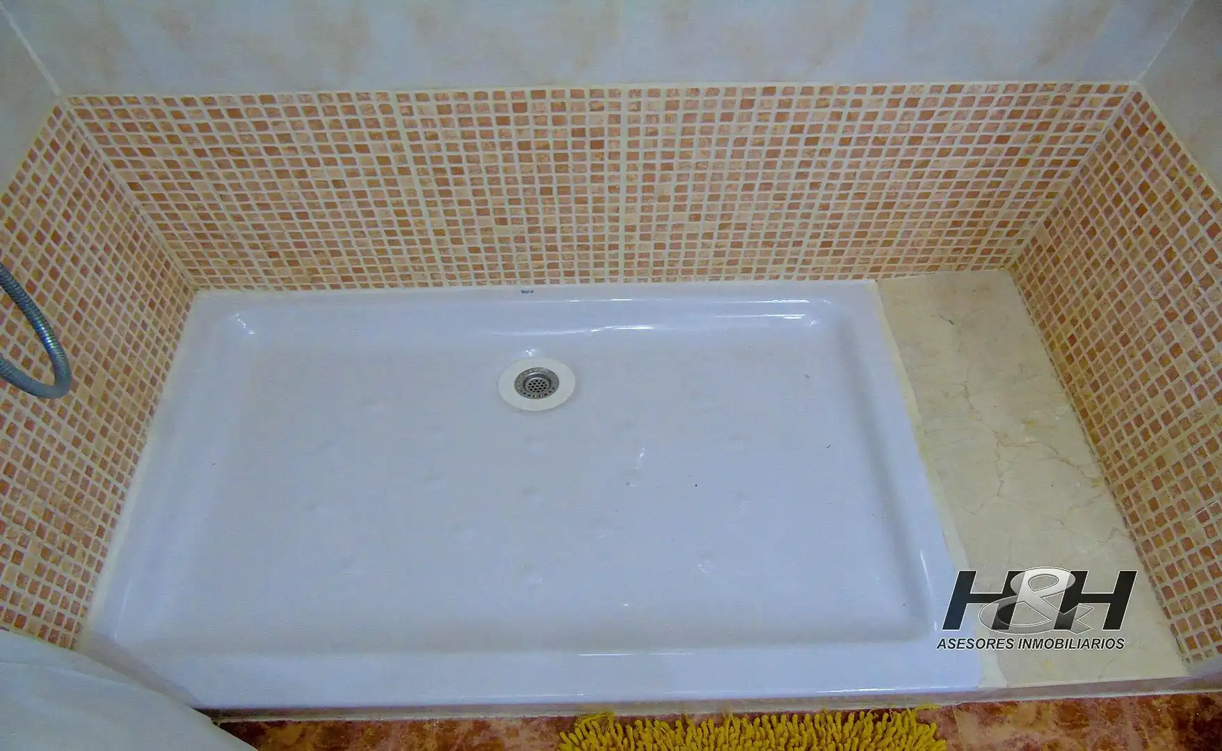 Badezimmer von Wohnung zur Miete in Burjassot mit Klimaanlage, Heizung und Möbliert