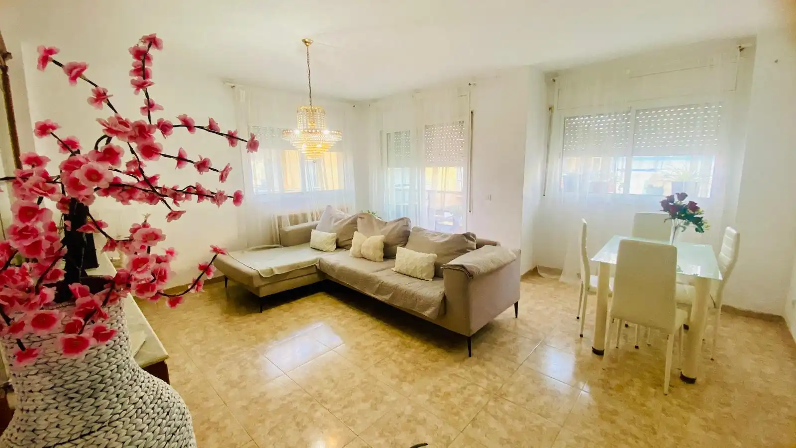 Sala d'estar de Pis en venda en Palamós amb Calefacció i Balcó