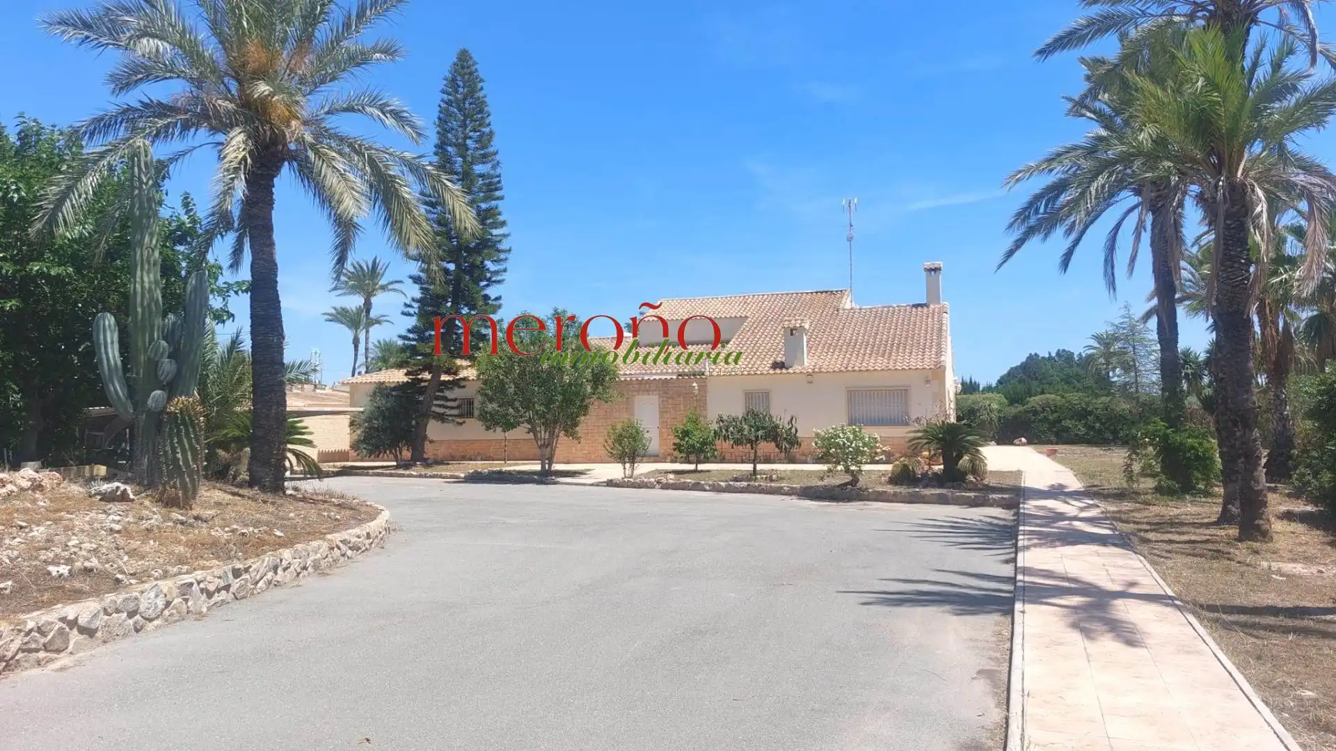 Außenansicht von Haus oder Chalet zur Miete in Elche / Elx mit Privatgarten, Terrasse und Abstellraum