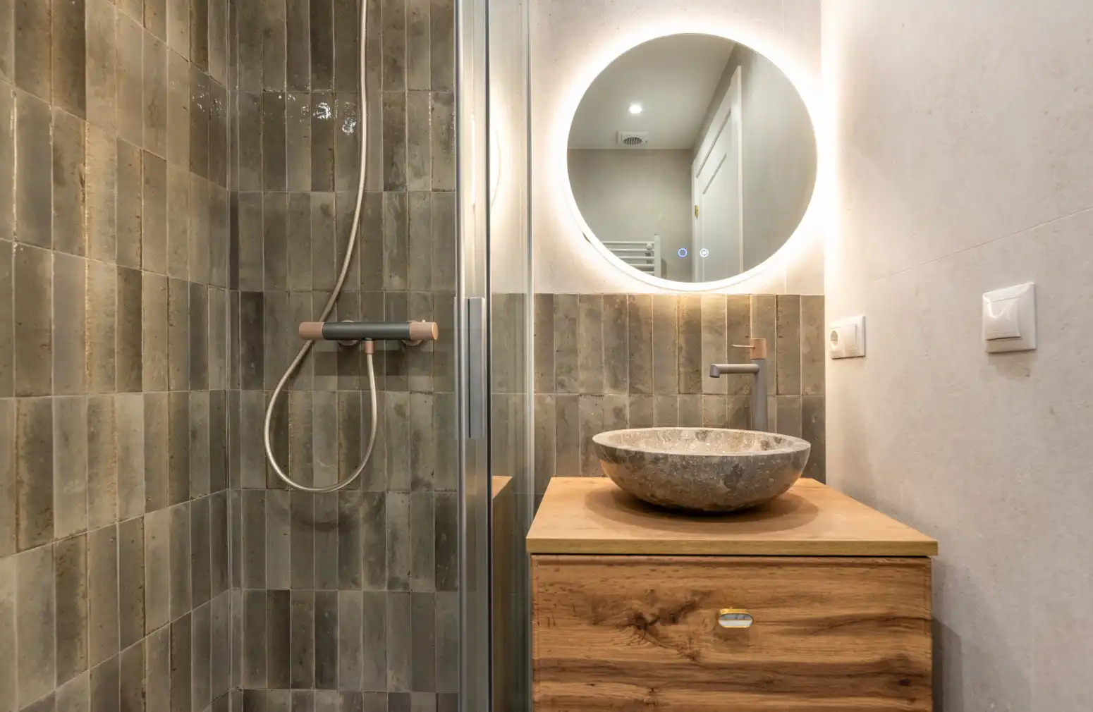 Bathroom of Flat for rent in Oviedo   with Heating and Terrace