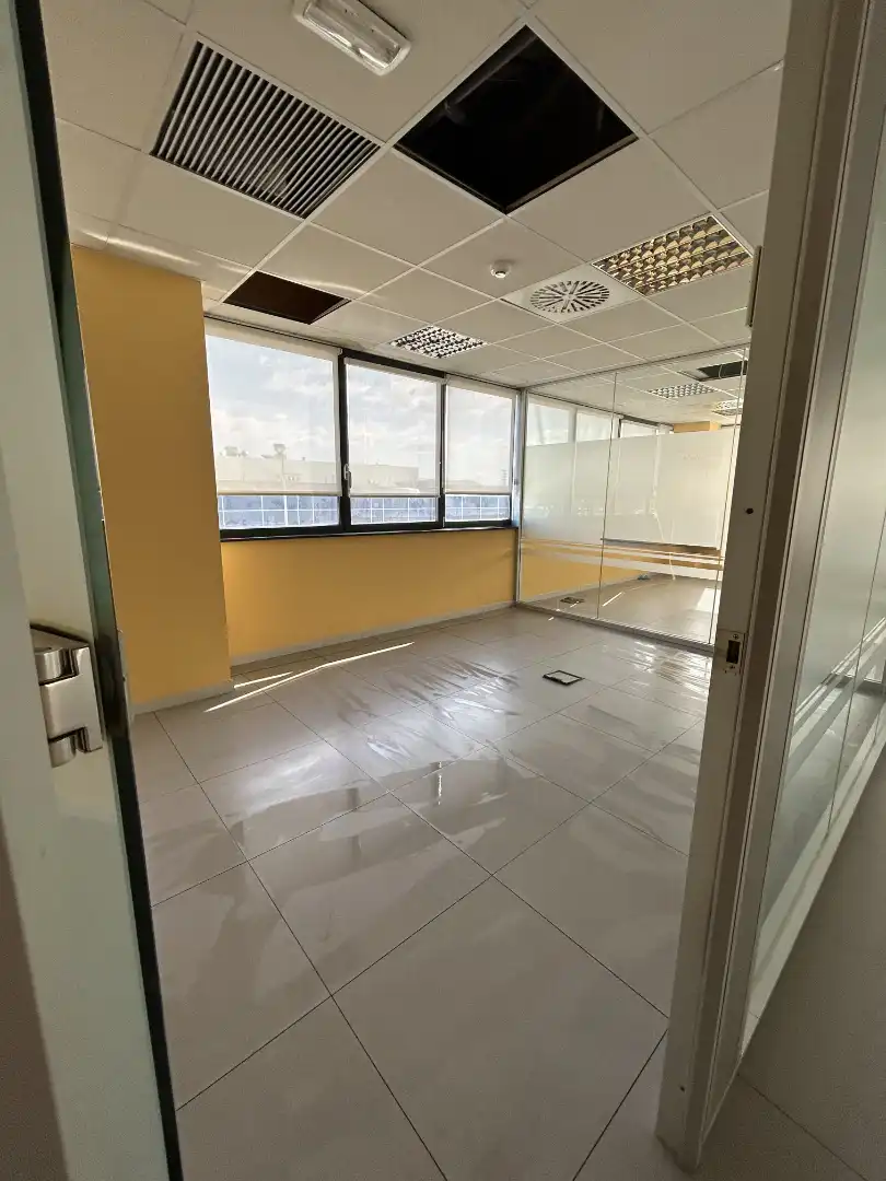 Office space with lift to rent in Polígono Parque Empresarial la Muga 6, imagen 8