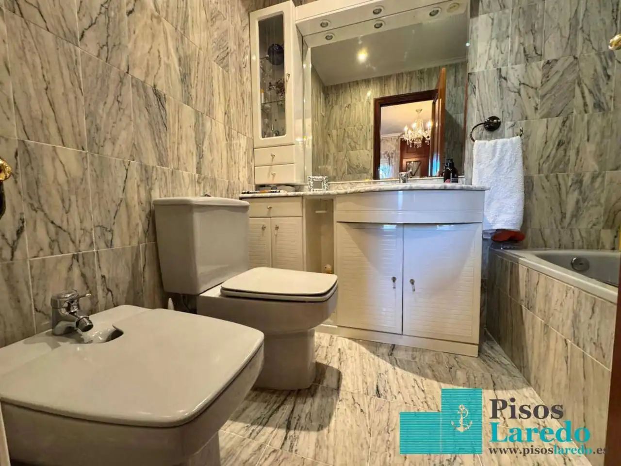Flat for rent in Calle Marqués de Valdecilla, 8, Centro