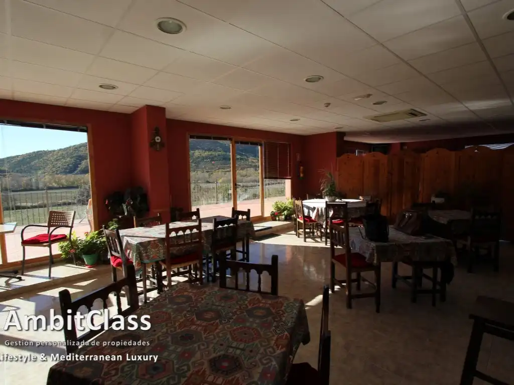 Edificio en venta en Puente la Reina de Jaca