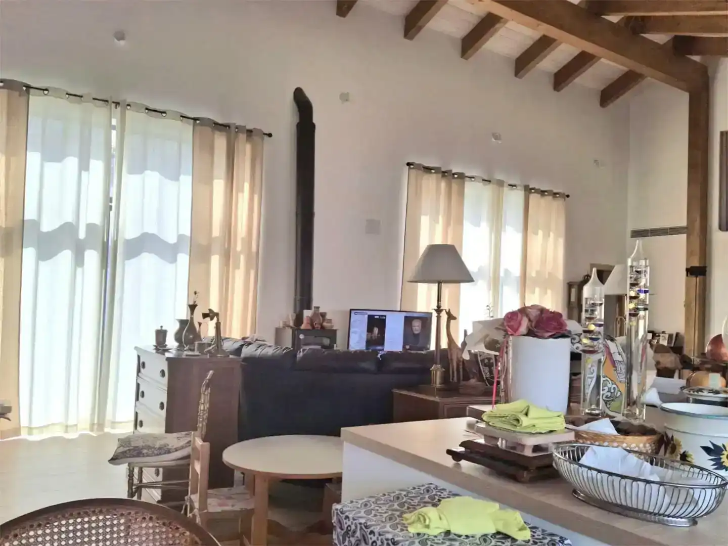 Sala d'estar de Casa o xalet en venda en Besalú amb Aire condicionat