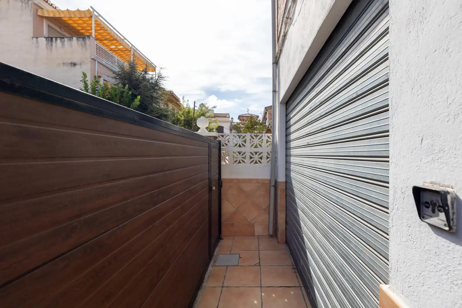 Exterior view of Houses for sale in Granada  with Air Conditioner, Heating and Private garden