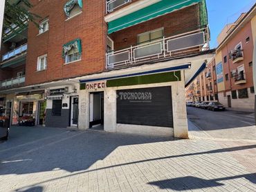 Locale commerciale in affitto a Calle Foso