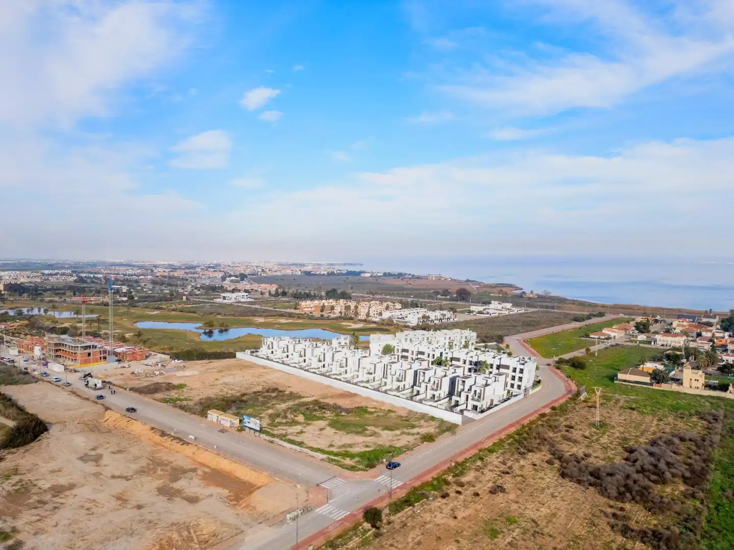 Vista exterior de Àtic en venda en Los Alcázares amb Terrassa, Piscina i Piscina comunitària