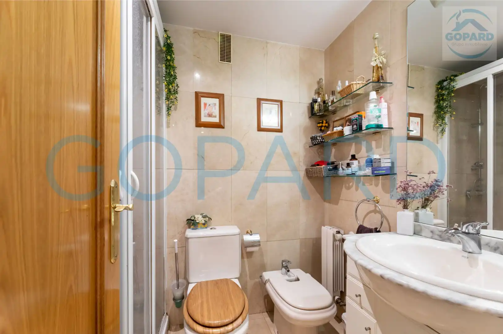Bathroom of Flat for sale in Alcobendas  with Air Conditioner, Heating and Parquet flooring
