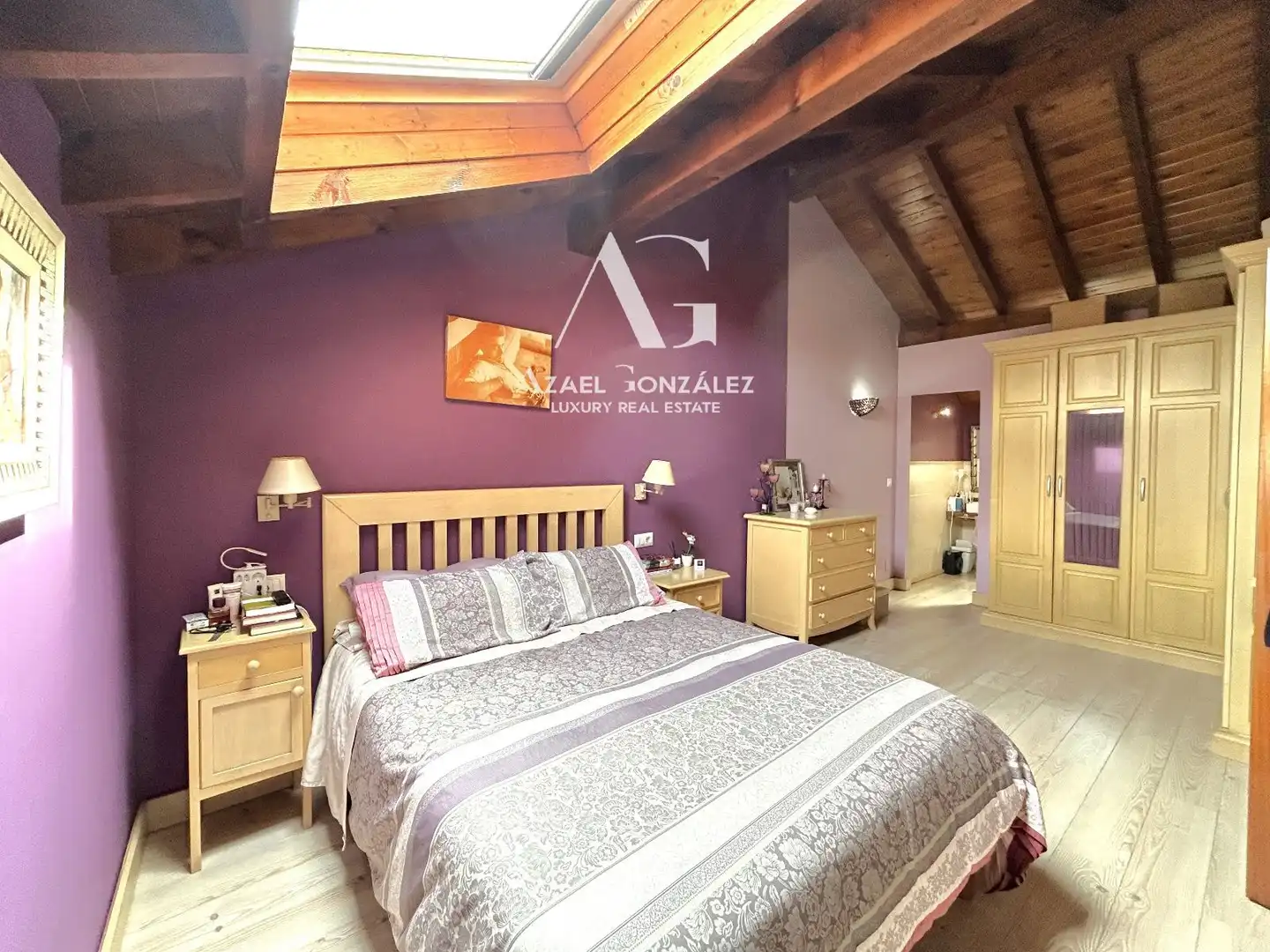 Habitación de Casa adosada en venta en Cabezón de la Sal con Calefacción, Jardín privado y Terraza