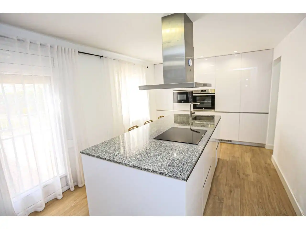 Cuina de Casa o xalet en venda en Cambrils amb Aire condicionat, Jardí privat i Parquet