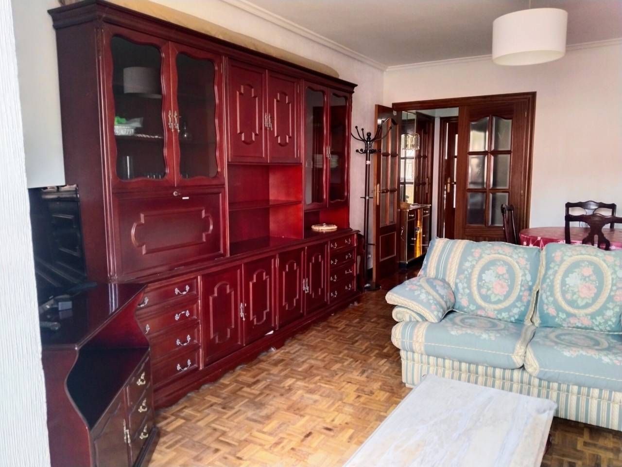 Living room of Flat for sale in Burgos Capital  with Heating, Parquet flooring and Terrace