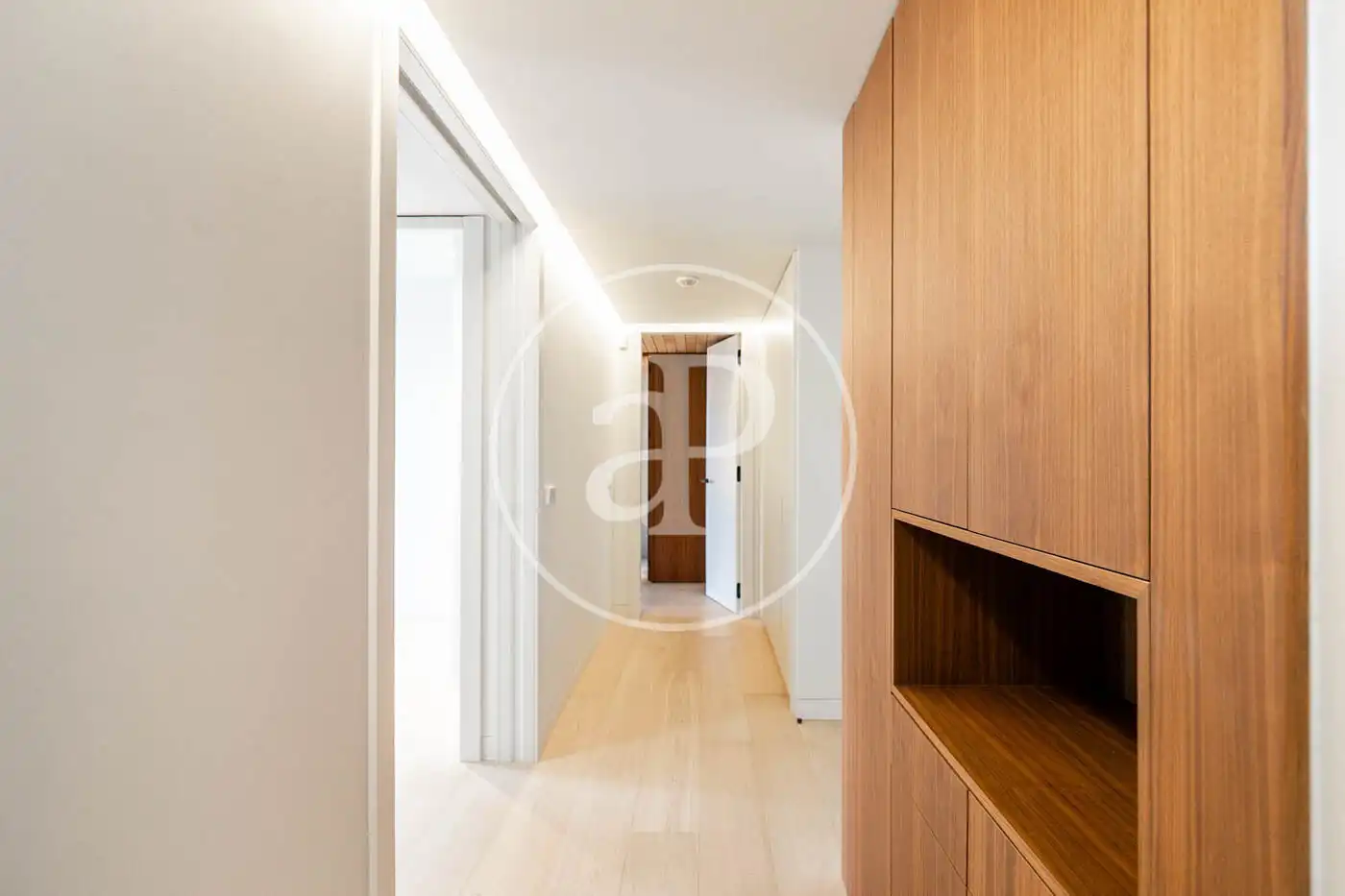 Wohnung zur Miete in Barcelona mit Klimaanlage, Heizung und Privatgarten