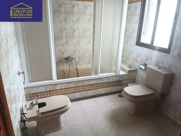 Bathroom of Flat for rent in Córdoba  with Air Conditioner, Heating and Furnished