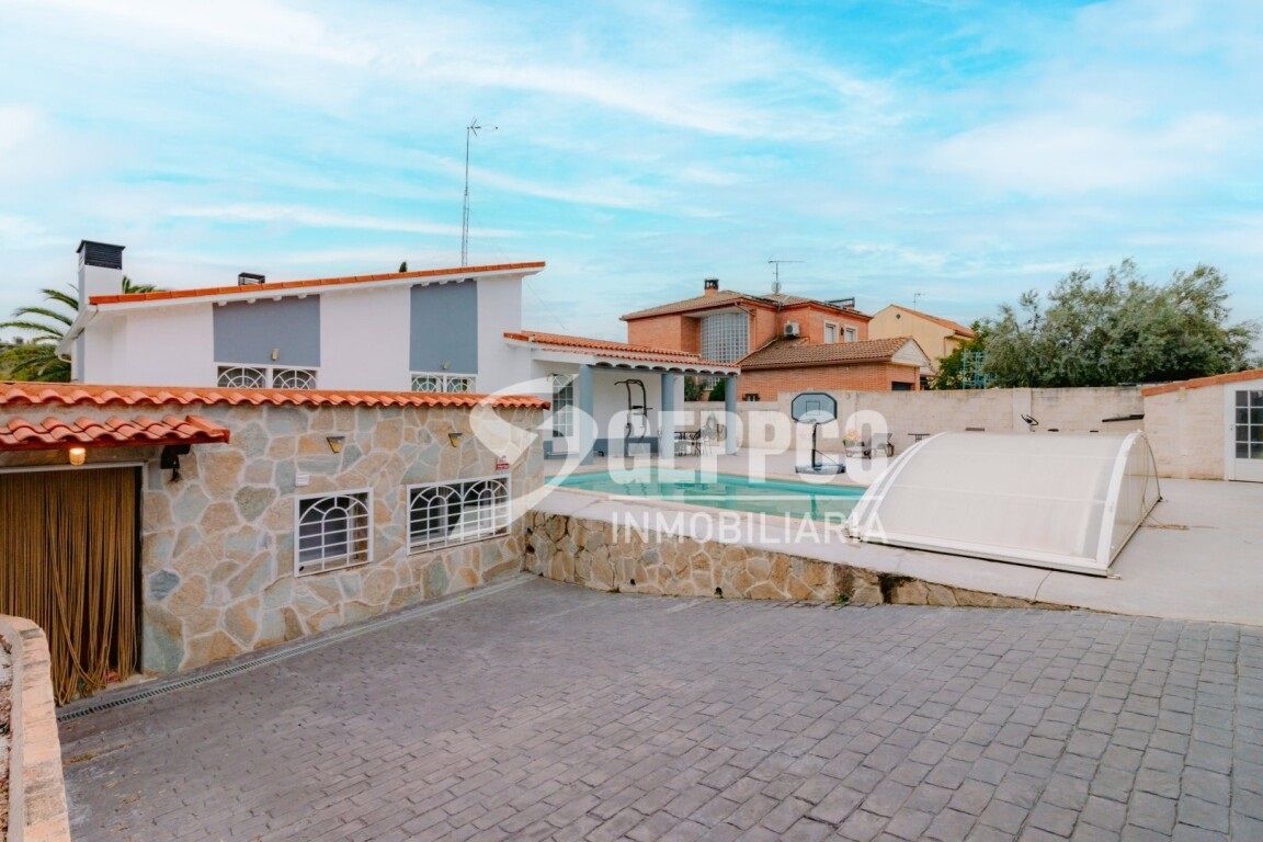 Piscina de Casa o chalet en venta en Camarma de Esteruelas con Piscina