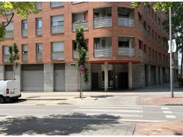 Local comercial en Venta en Calle de Nàpols, 22 en Parc Central