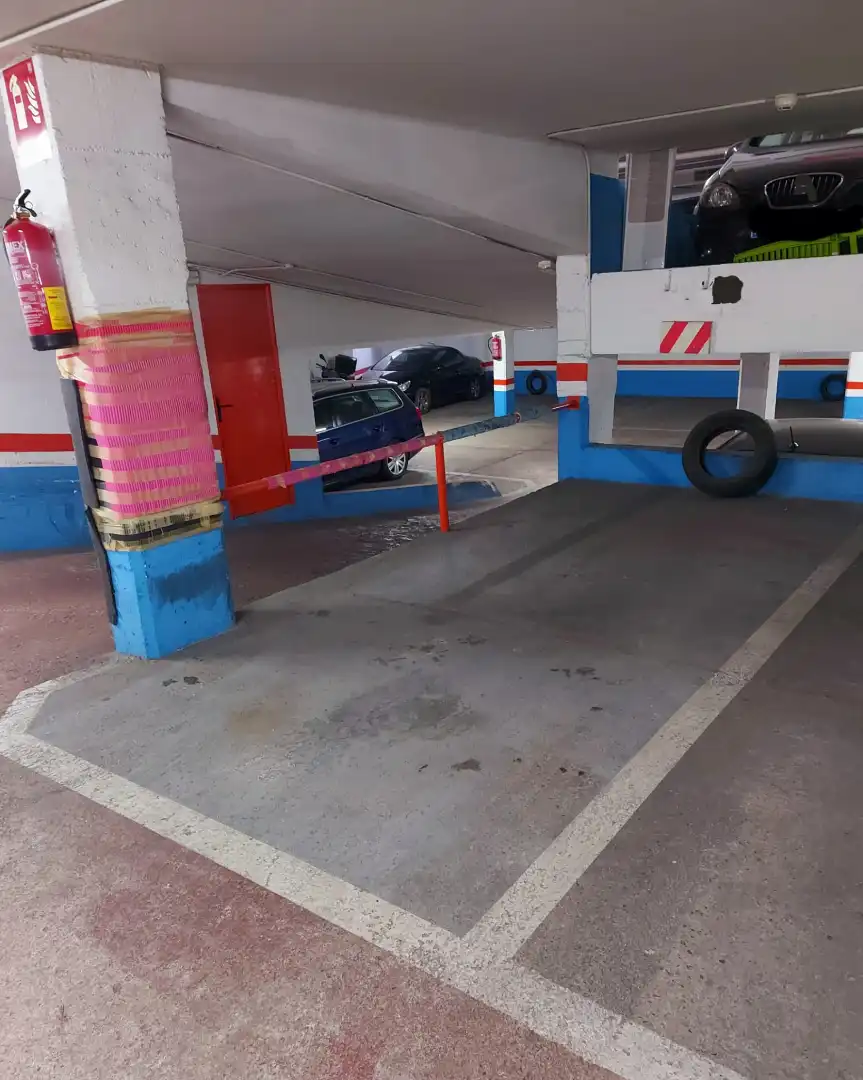 Parkplatz von Garage zum Verkauf in Barcelona mit Alarm