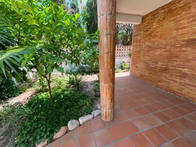 Vista exterior de Casa o xalet en venda en Paterna amb Aire condicionat, Calefacció i Jardí privat