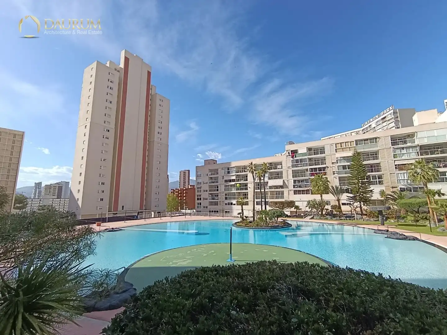 Appartamento con piscina in vendita a CALLE DE VIENA, 1