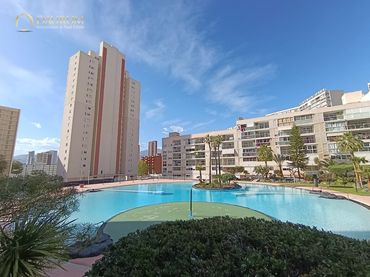 Appartement avec piscine à vendre à CALLE DE VIENA, 1