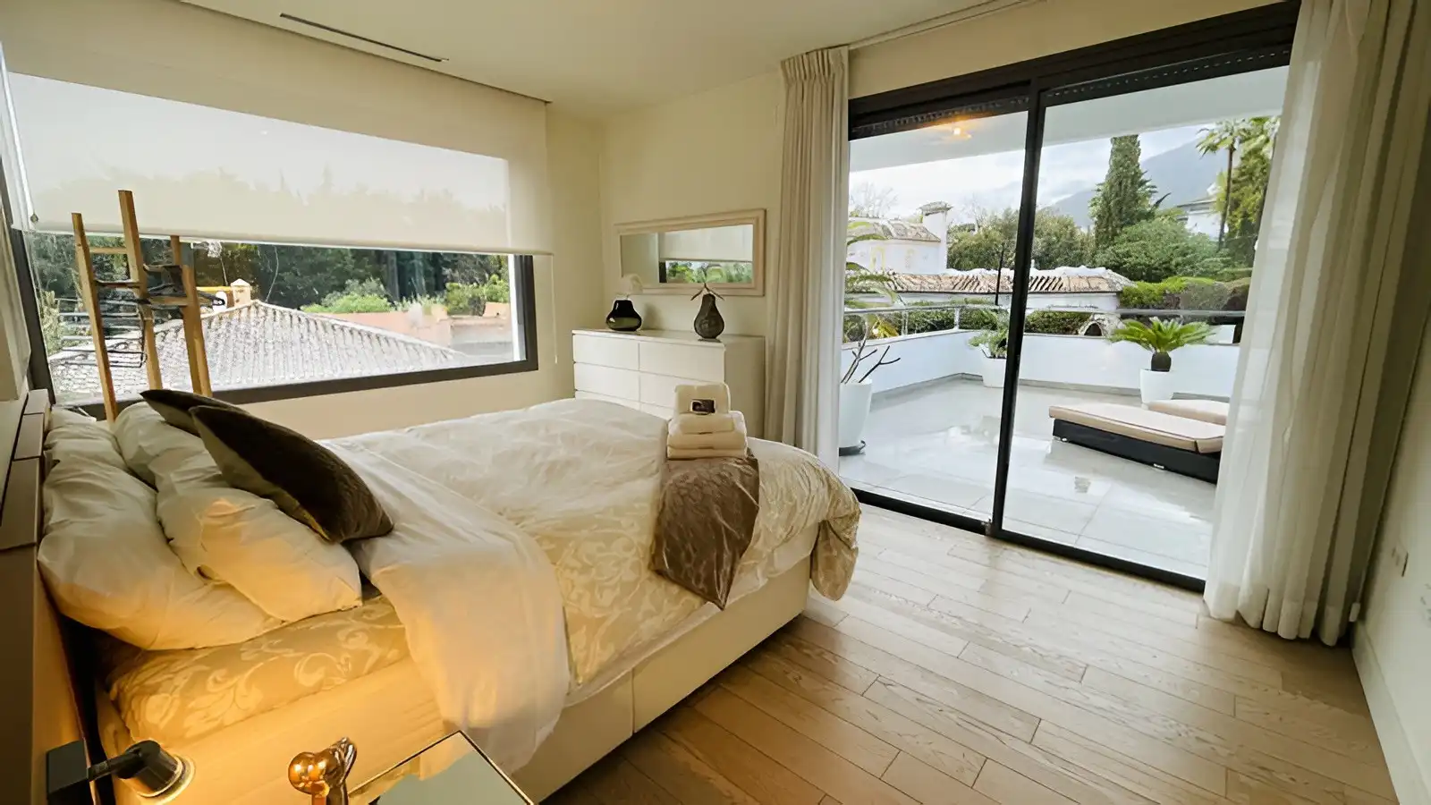 Bedroom of Houses for sale in Marbella  with Air Conditioner, Private garden and Terrace