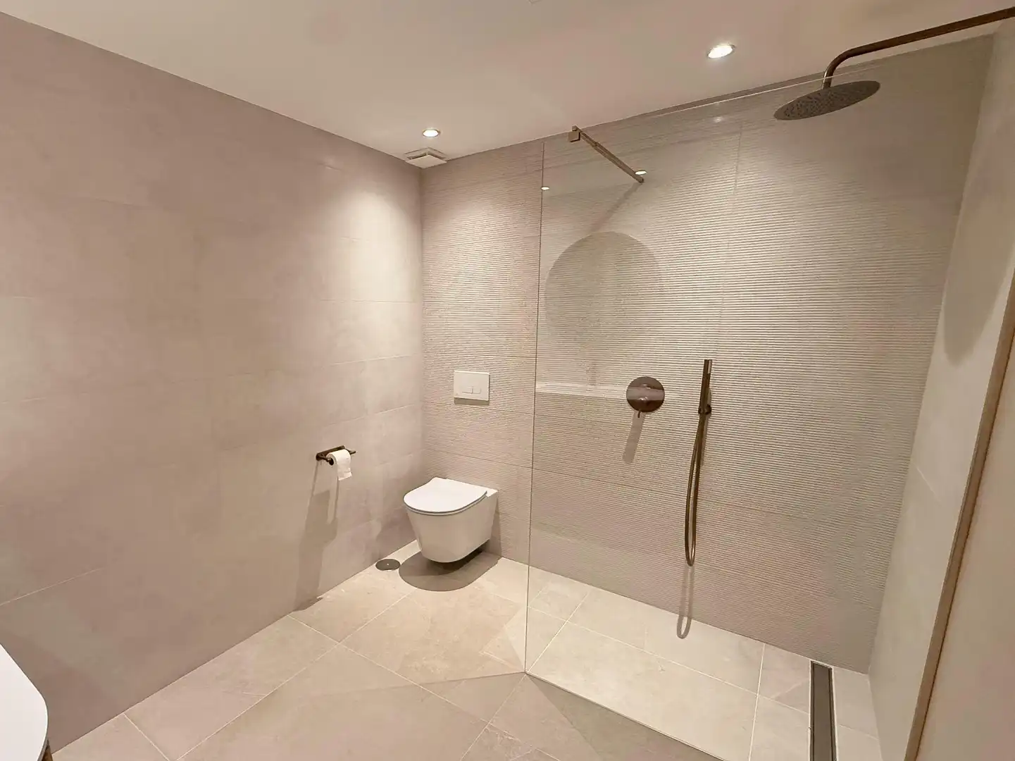 Bathroom of Detached homes for sale in Estepona  with Air Conditioner, Heating and Terrace
