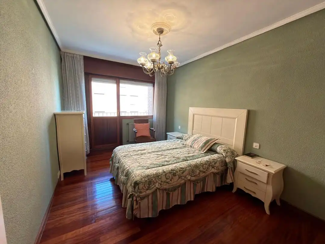 Schlafzimmer von Wohnung zur Miete in Galdakao mit Heizung