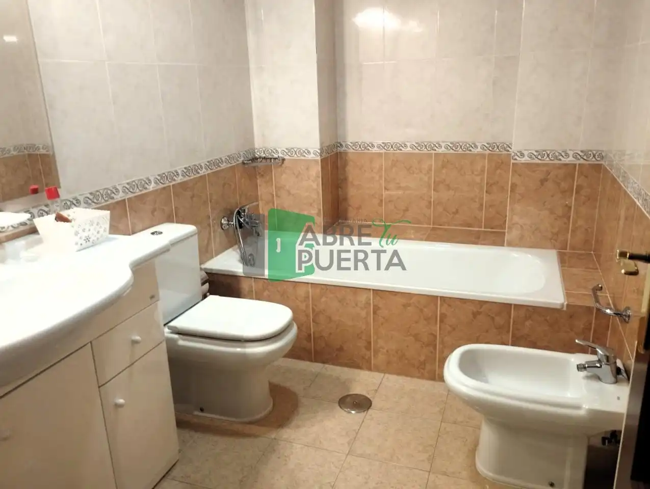 Bany de Pis en venda en Ourense Capital  amb Aire condicionat, Calefacció i Parquet