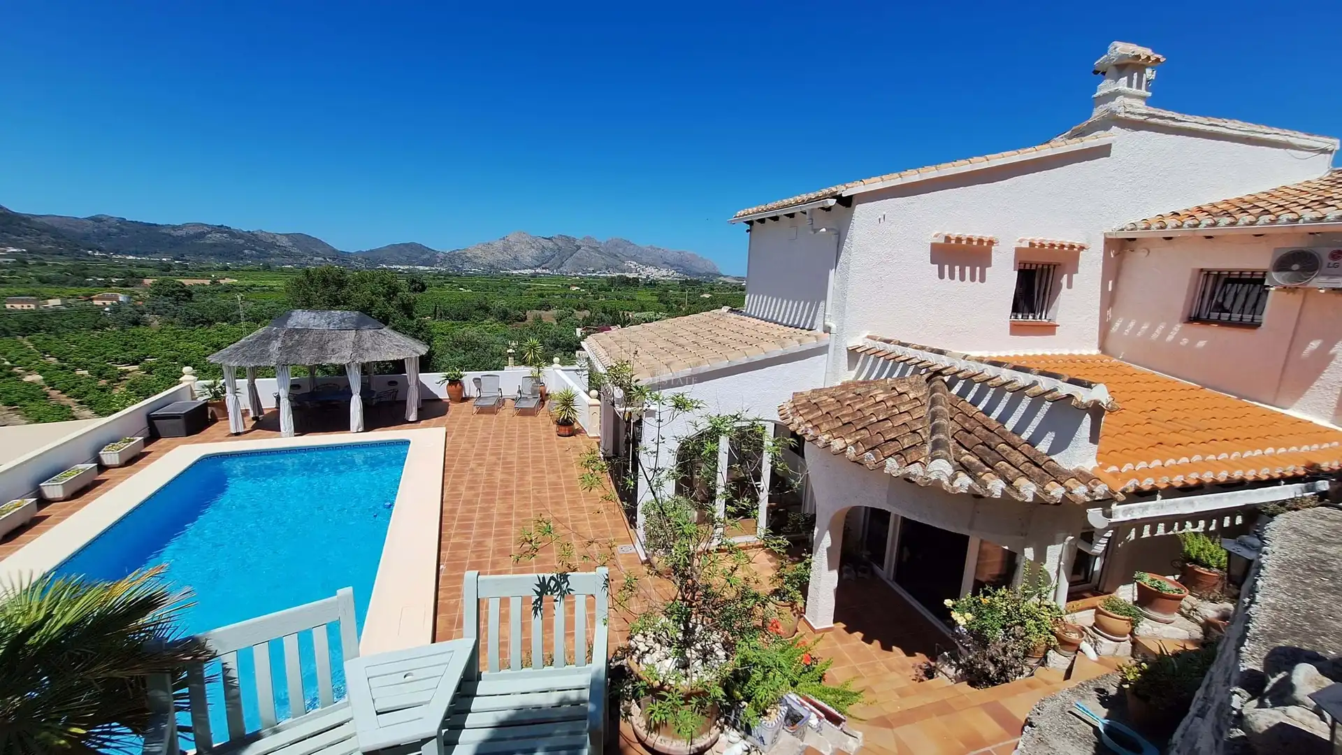 Casa amb terrassa en venda a Calle La Rota, imagen 2