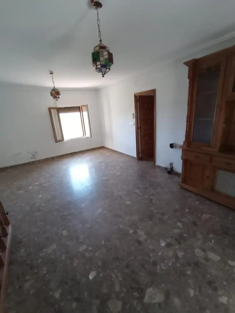 Sala d'estar de Casa o xalet en venda en Cáceres amb Aire condicionat, Calefacció i Jardí privat