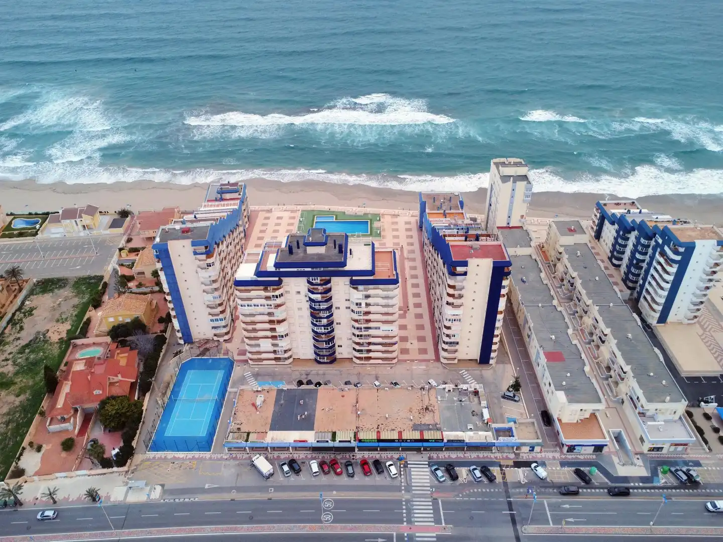 Dormitori de Apartament de lloguer en La Manga del Mar Menor amb Calefacció, Terrassa i Piscina comunitària