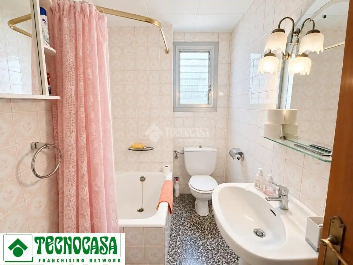 Bany de Casa o xalet en venda en Manises amb Aire condicionat, Calefacció i Terrassa