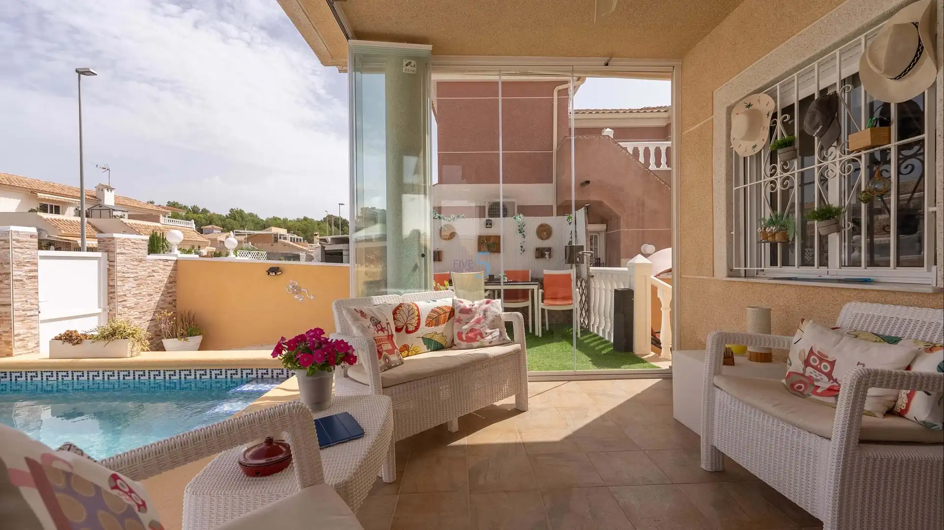 Casa con piscina en venta en El Pinar de Campoverde, imagen 3