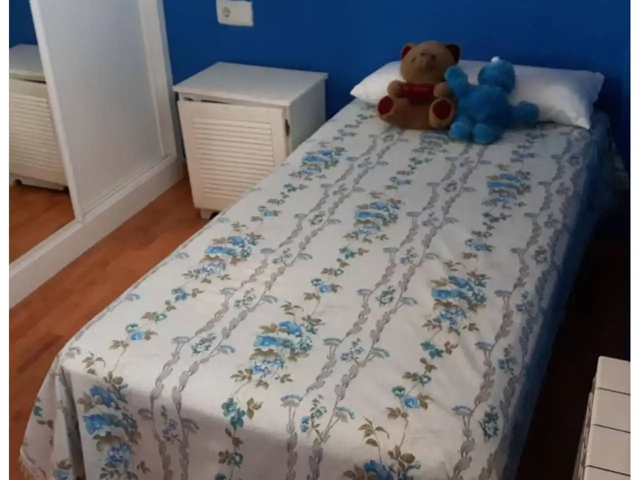 Dormitori de Pis en venda en Ourense Capital  amb Calefacció, Parquet i Traster