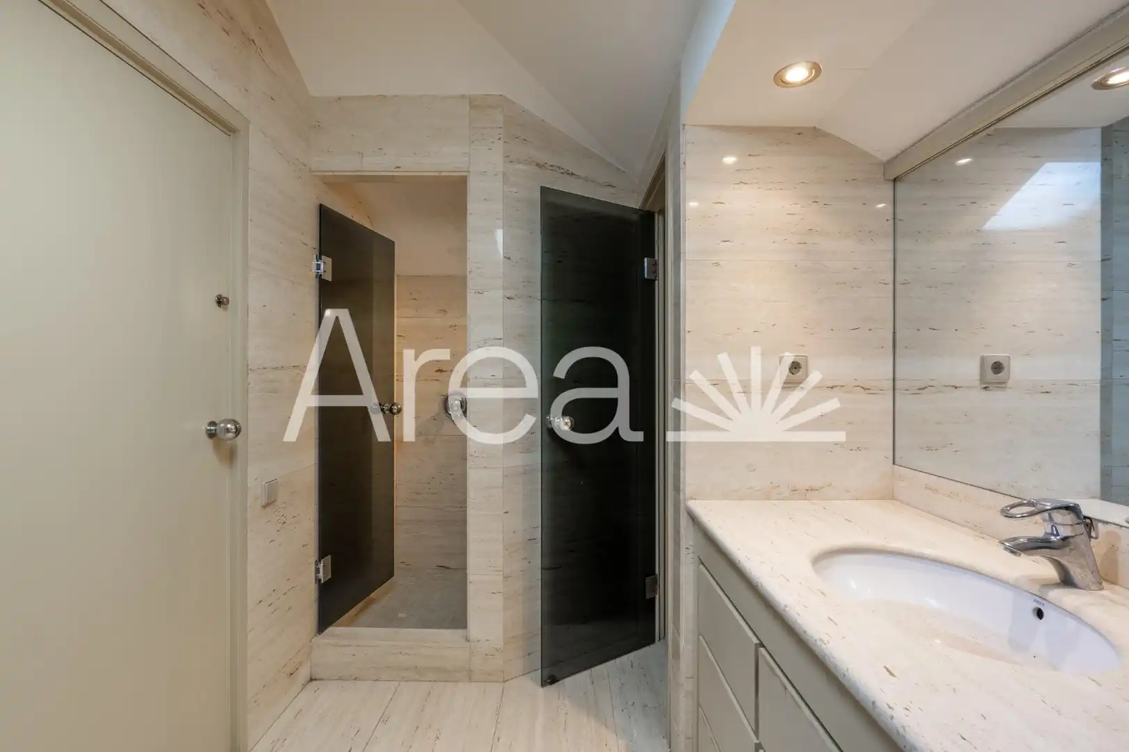 Bathroom of Houses for sale in Rocaferrera