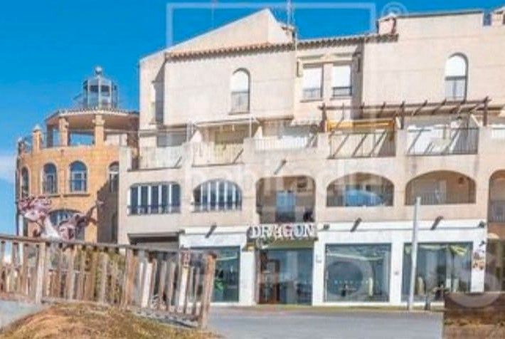 Vista exterior de Local en venda en Oropesa del Mar / Orpesa amb Aire condicionat, Calefacció i Moblat