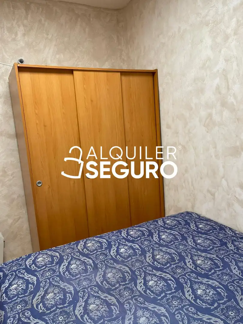 Bedroom of Flat for rent in Madrid  with Heating and Furnished
