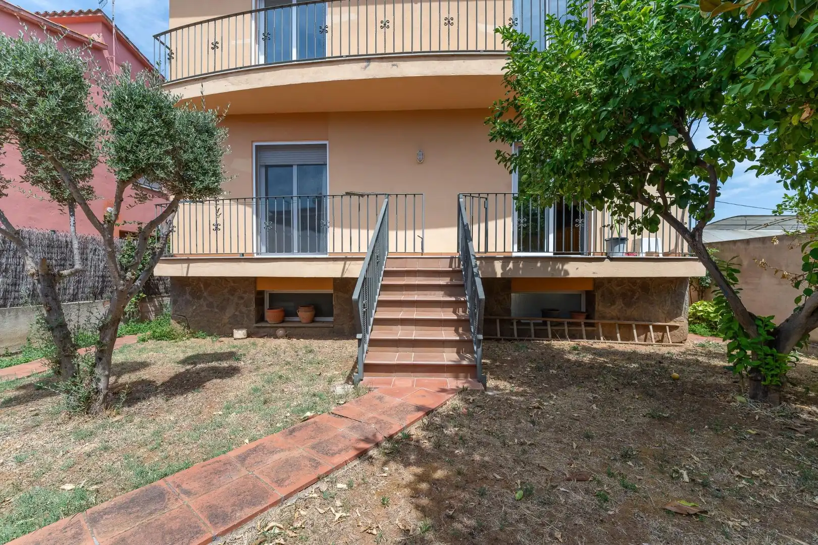 Vista exterior de Casa o xalet en venda en Porqueres amb Calefacció, Jardí privat i Balcó