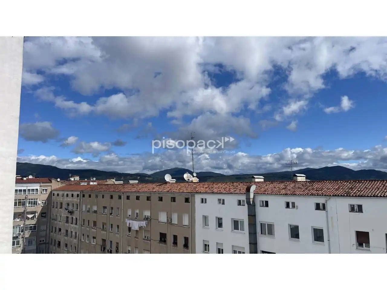 Exterior view of Flat for sale in  Pamplona / Iruña  with Heating, Parquet flooring and Storage room