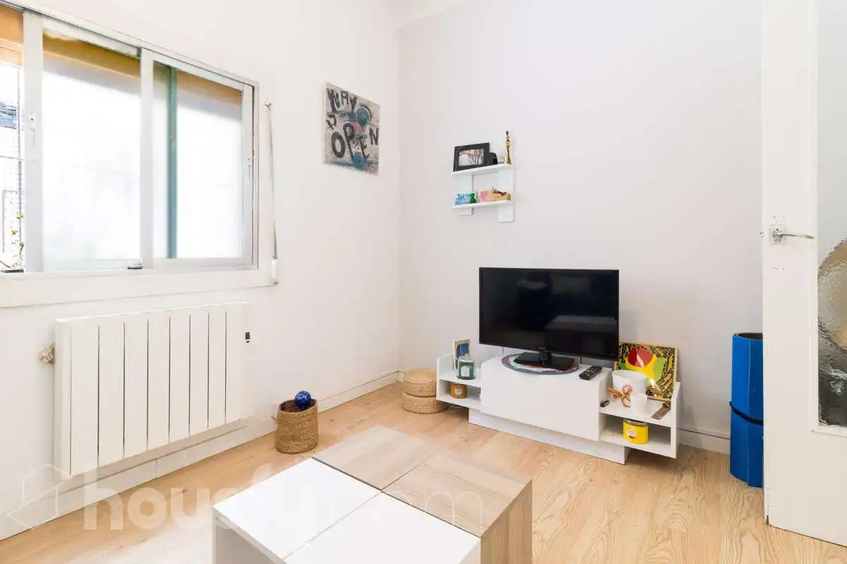 Wohnzimmer von Erdgeschoss zum Verkauf in Barcelona mit Heizung, Parkett und Terrasse
