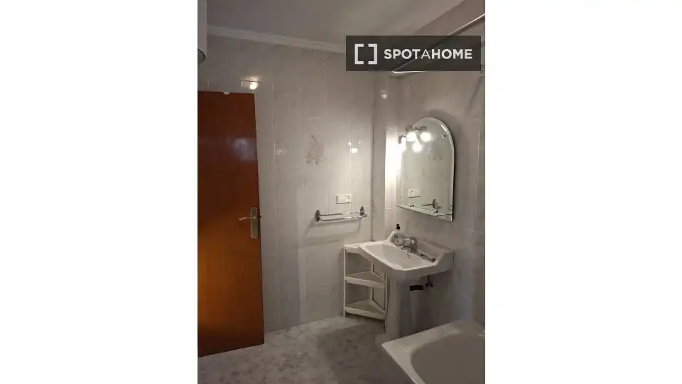 Bathroom of Flat for rent in Alfara del Patriarca  with Air Conditioner, Heating and Furnished