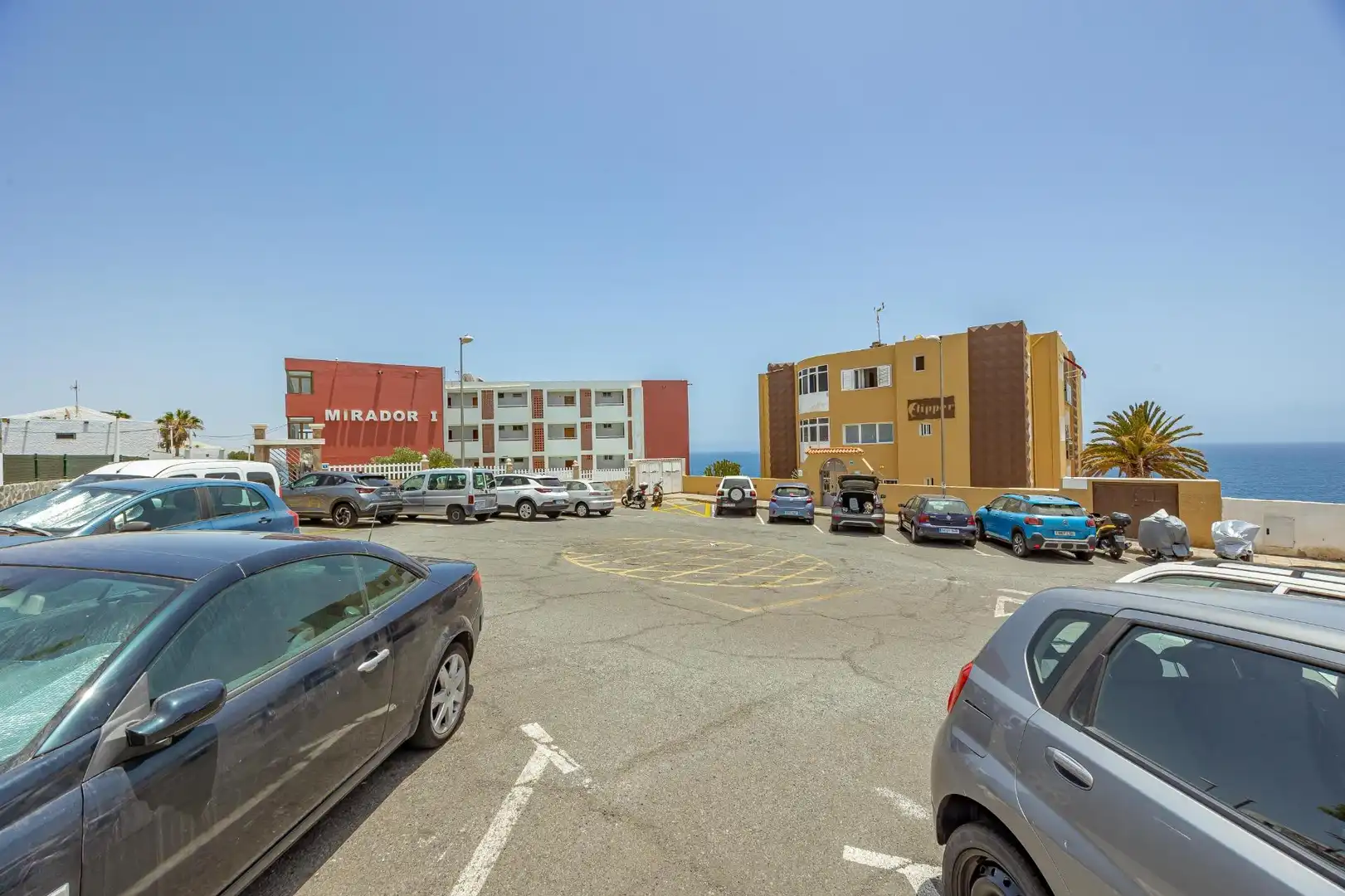 Parking de Estudio en venta en San Bartolomé de Tirajana con Aire acondicionado, Amueblado y Piscina comunitaria