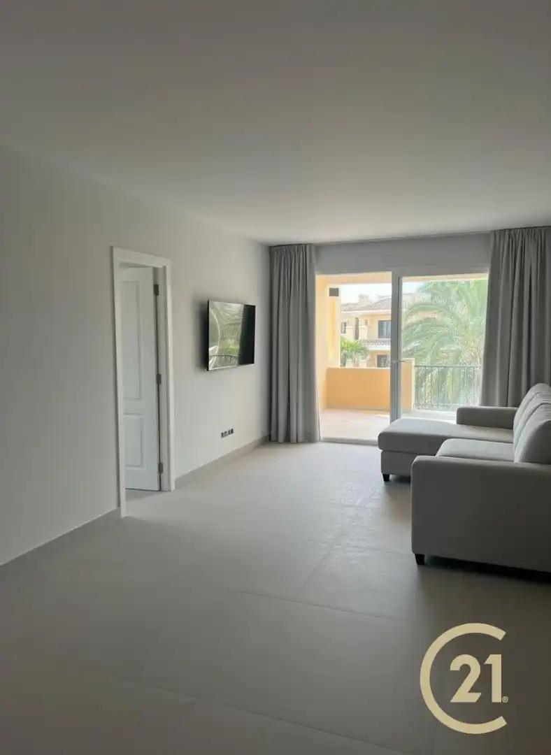 Sala d'estar de Apartament en venda en Estepona amb Aire condicionat, Calefacció i Terrassa