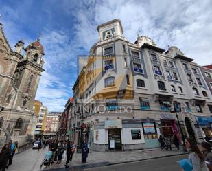 Vista exterior de Pis de lloguer en Oviedo  amb Calefacció i Parquet