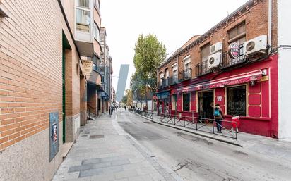 Exterior view of Flat for sale in  Madrid Capital  with Terrace